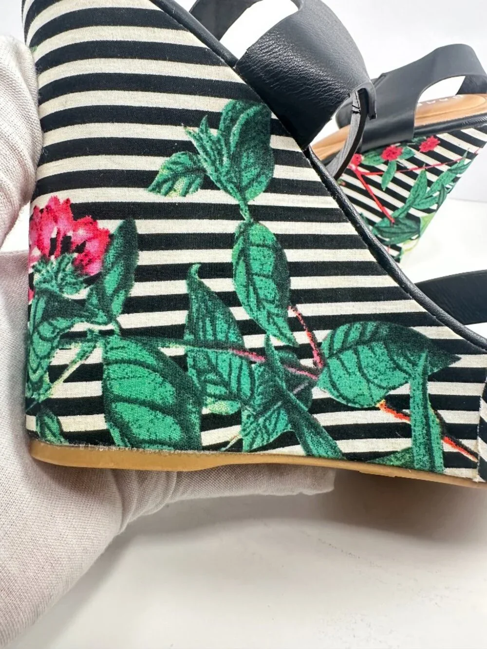 Bamboo Black/Colorful Flowers Platform Heels